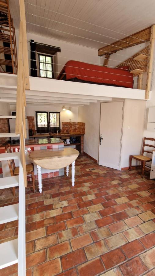 Studio Au Pied De La Sainte Victoire Puyloubier Exteriör bild